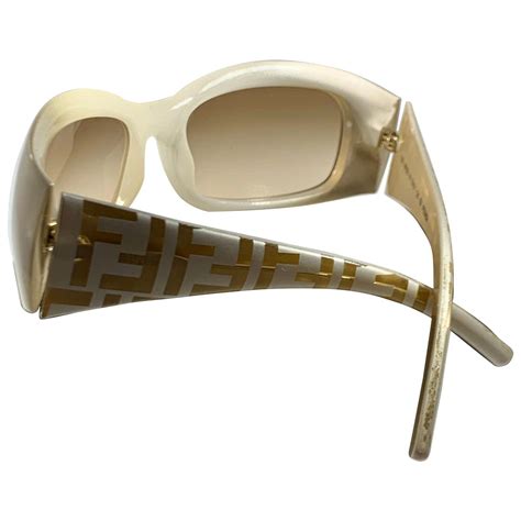 Fendi 130 Sunglasses for Women .